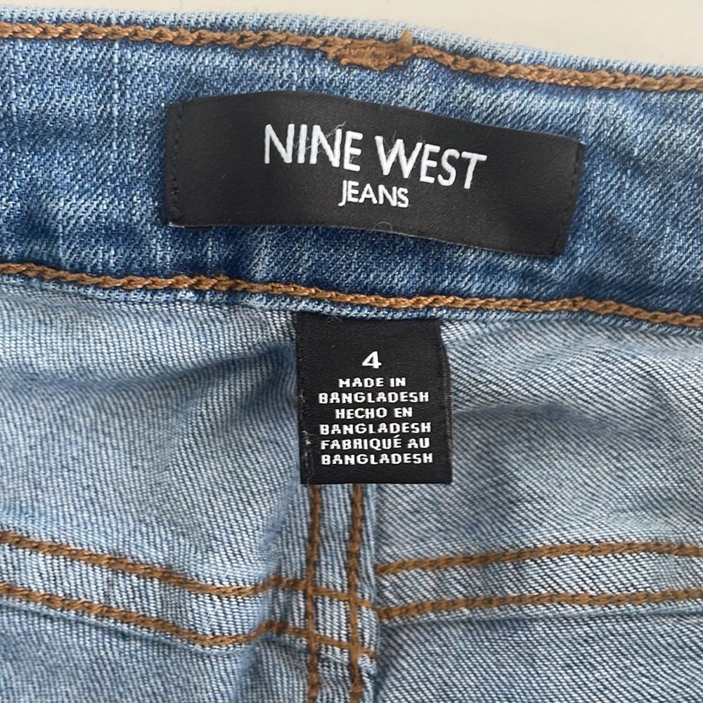 NINE WEST Women's Chrystie Denim Capri Size 4 - Picture 4 of 9